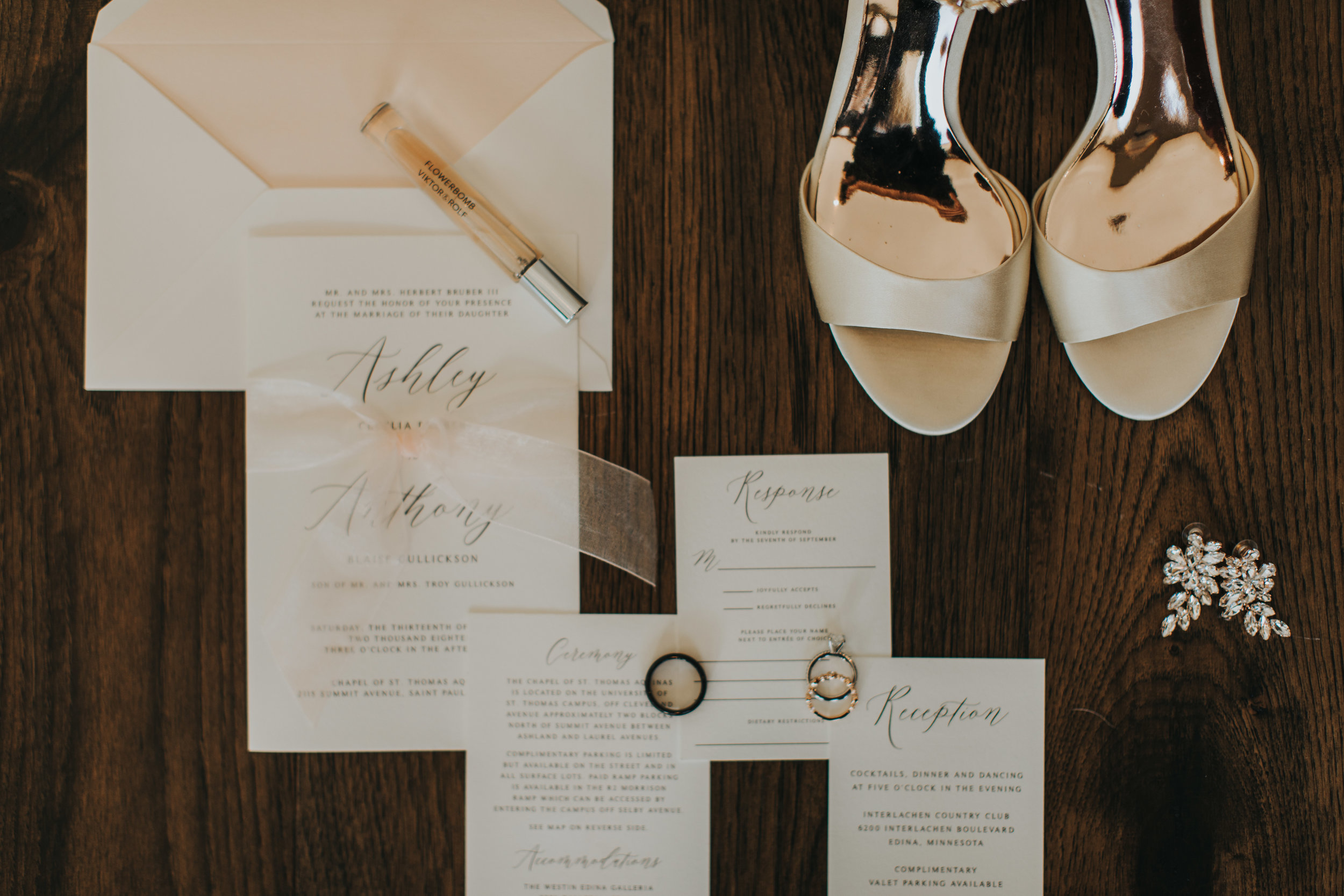 Best Local Wedding Planner Coordinator Minneapolis Mn
