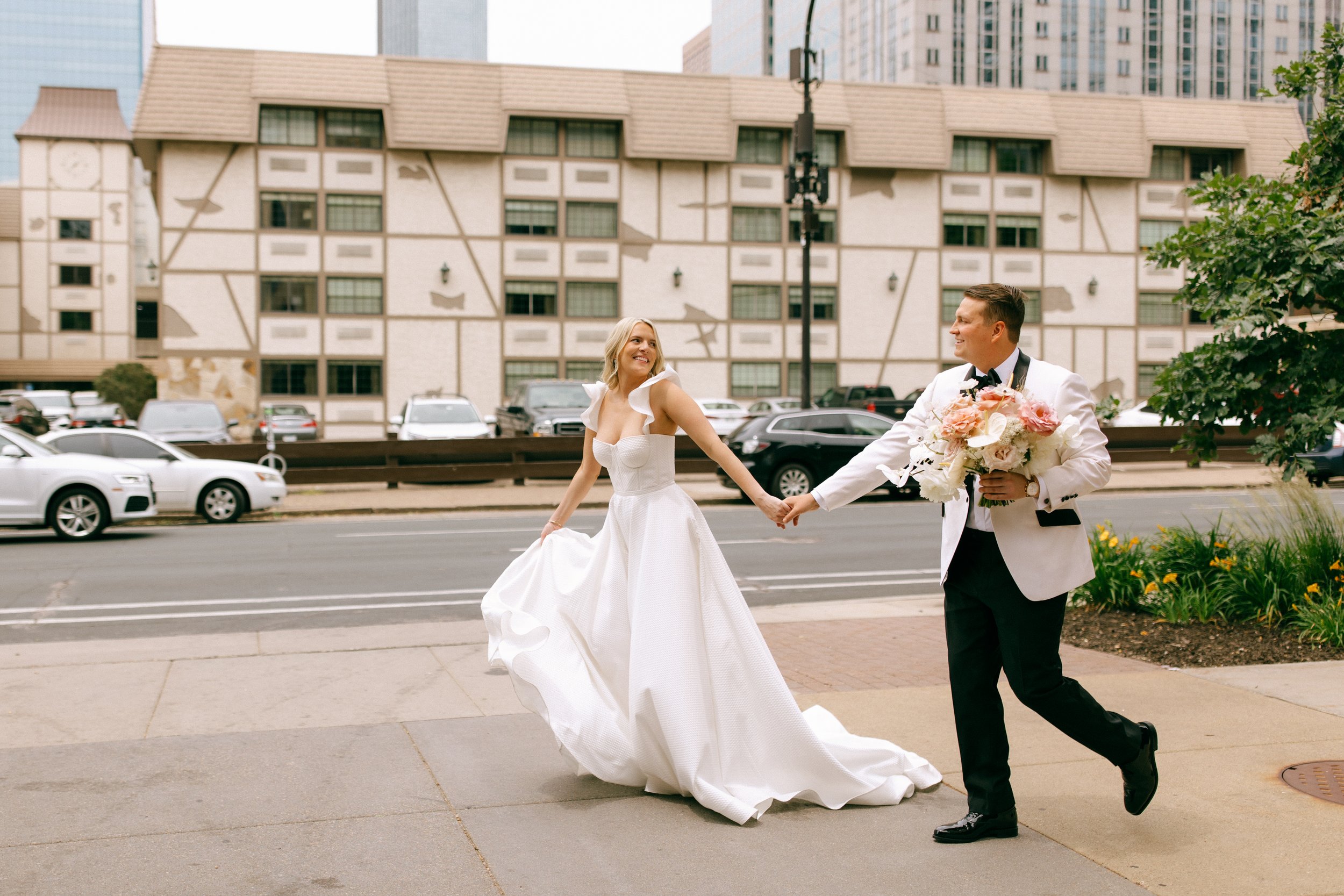 minneapolis minnesota first look bride and groom wedding photos by madison delaney photography-100.jpg