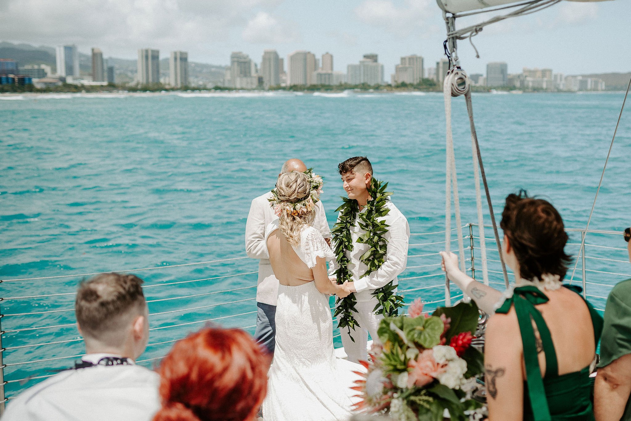 intimate-hawaii-wedding-waikiki-catamaran-sarah-doucet-photography-503.jpg