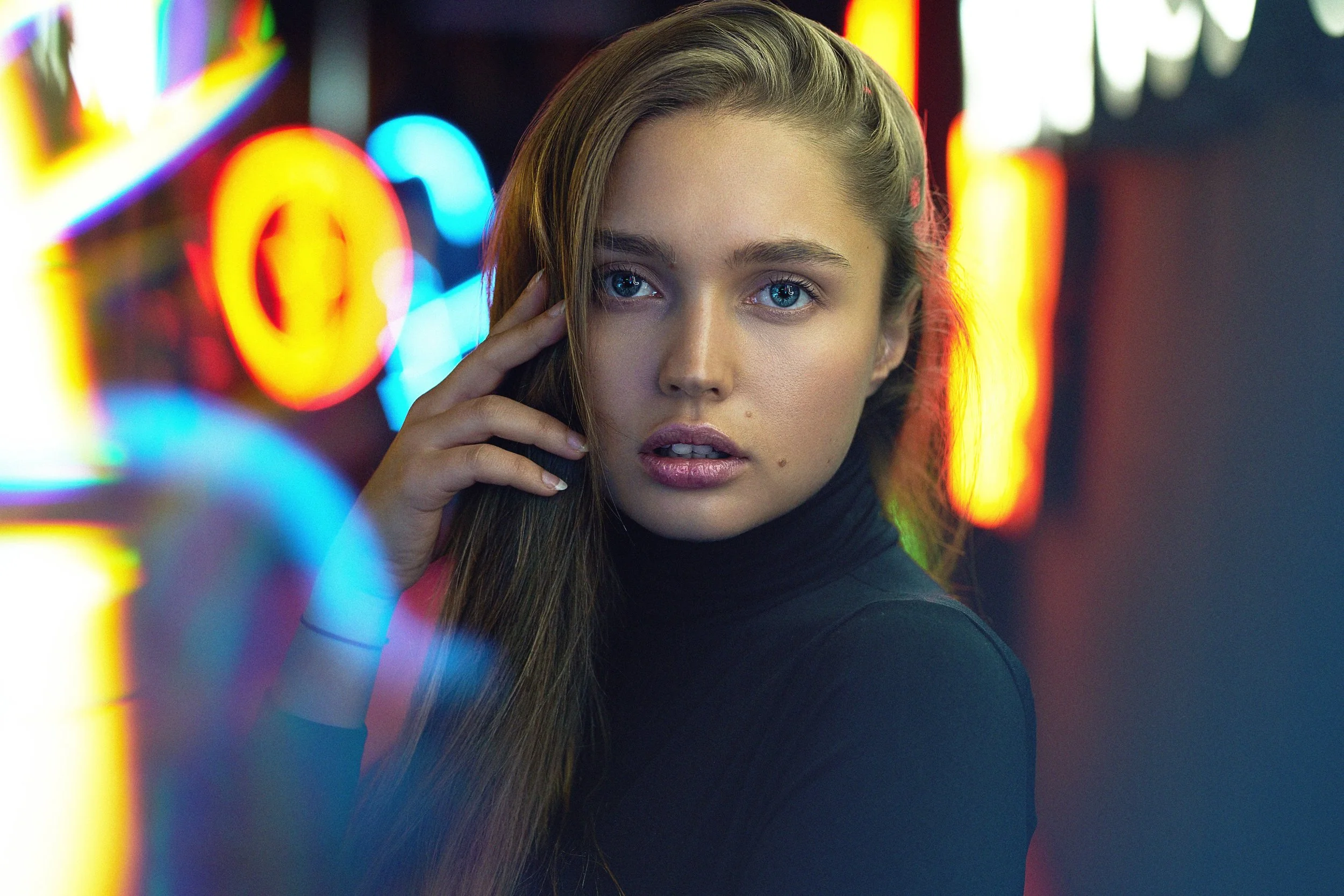 Olga-Warsaw-neon-shot-2.jpg