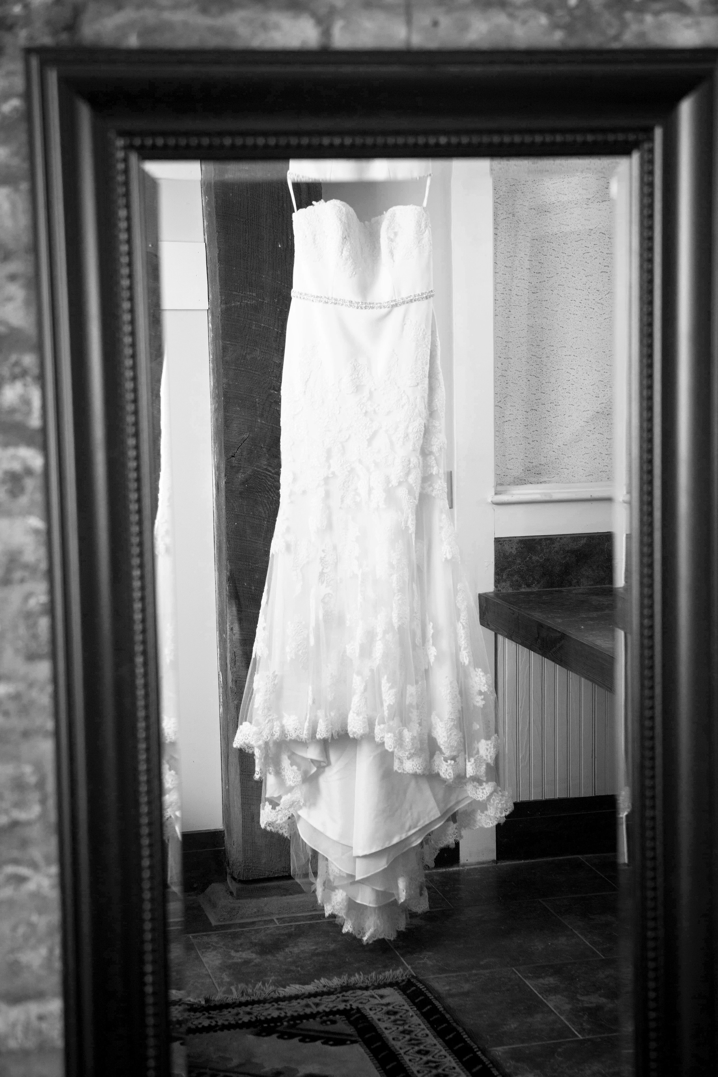 The American Hotel, Staunton, Virginia Wedding. Wedding photographer Bent-Lee Carr Photography wedding dress
