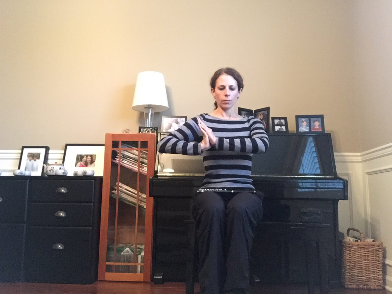 More wrist and finger stretching at the end of my practice session. Even if the only thing you do with your hands and fingers is type on your computer and phone, this is good for you!