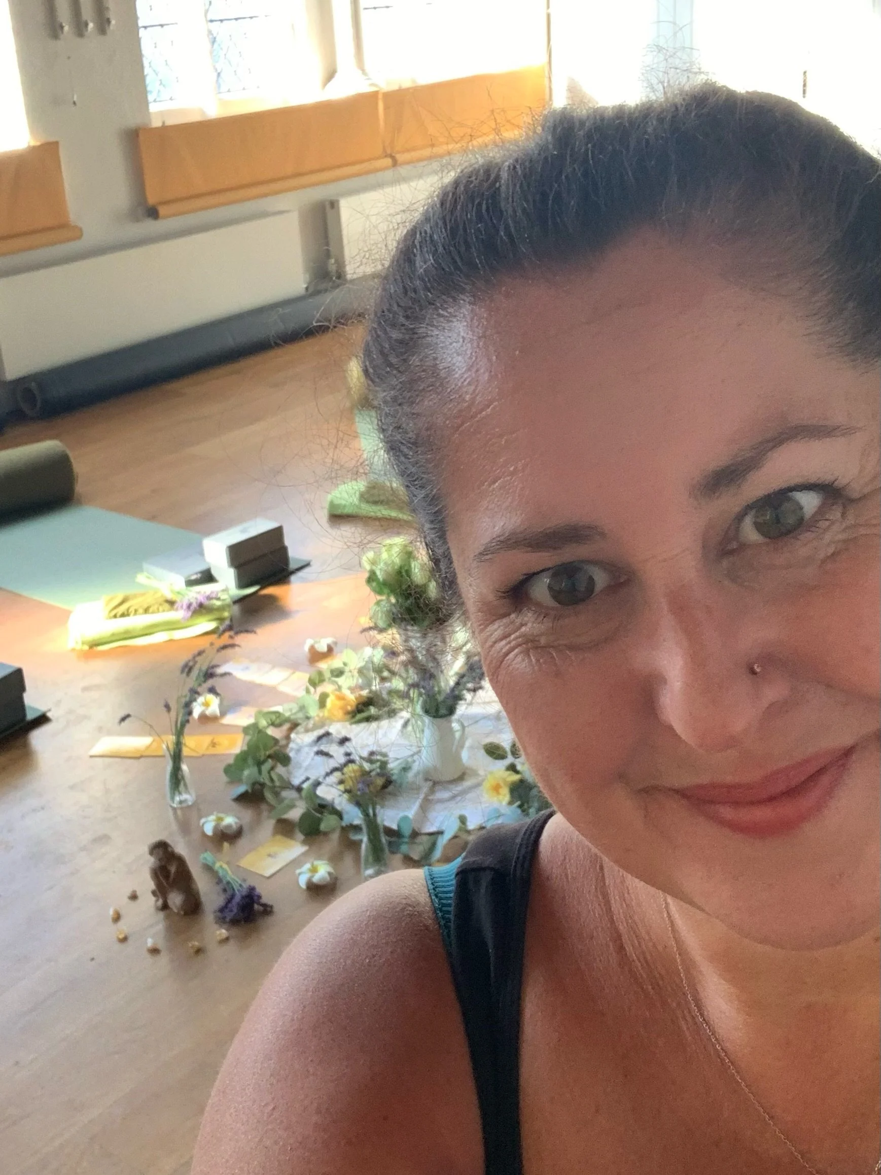 GODDESS FLOW FRIDAY ☀️ Summer ☀️ 

Last night was a wonderful, joyful session to celebrate this summer season and time to expand into all the opportunities summer brings!

Yes, it can feel as busy as the bees 🐝 on the lavender in my garden. Yes, you