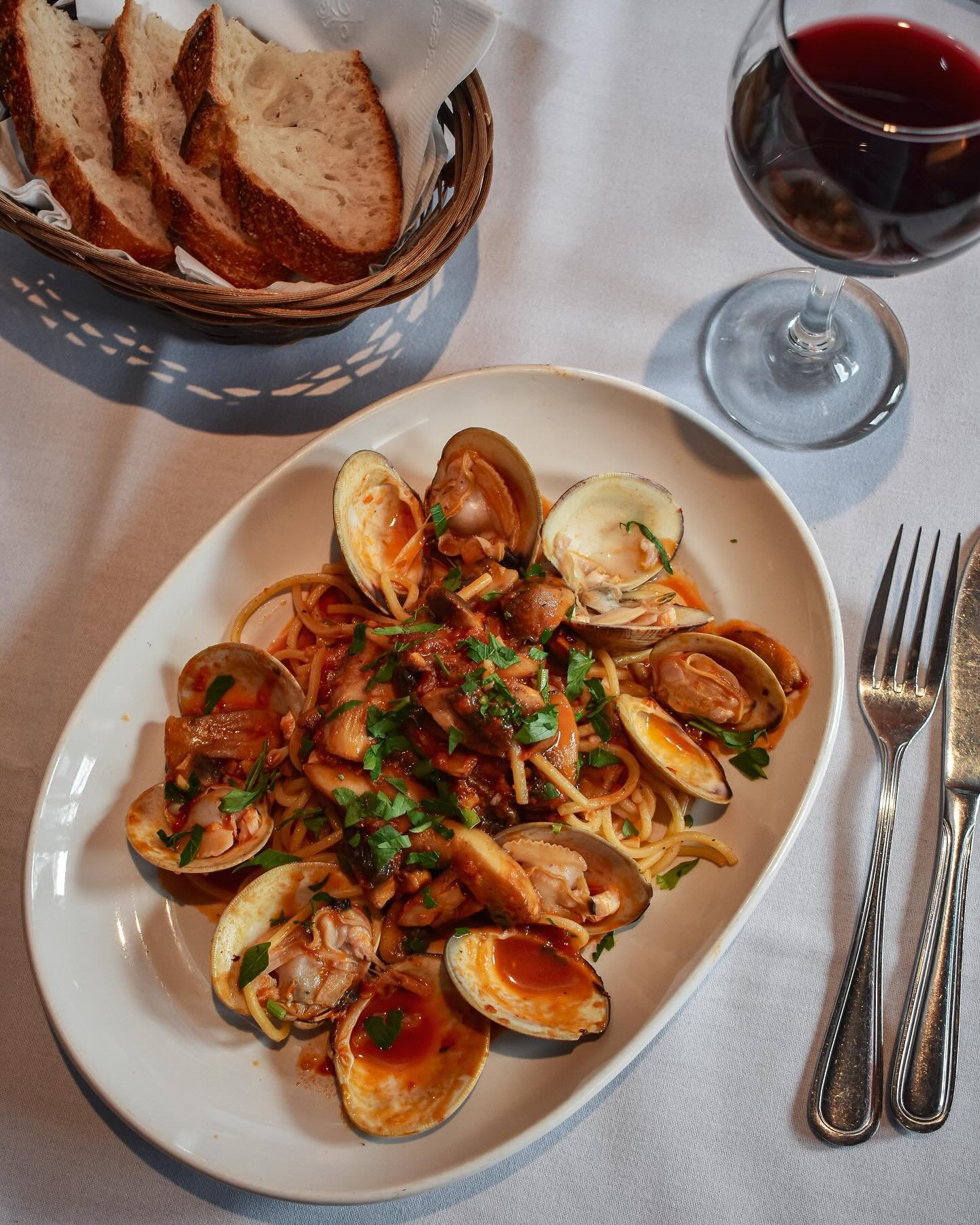 Mare e Monte is the perfect combination of land and sea 🌊🍄 Reserve your table this week to try it yourself!

#seafood #Italianfood #datenight #foodstagram #bostonrestaurants