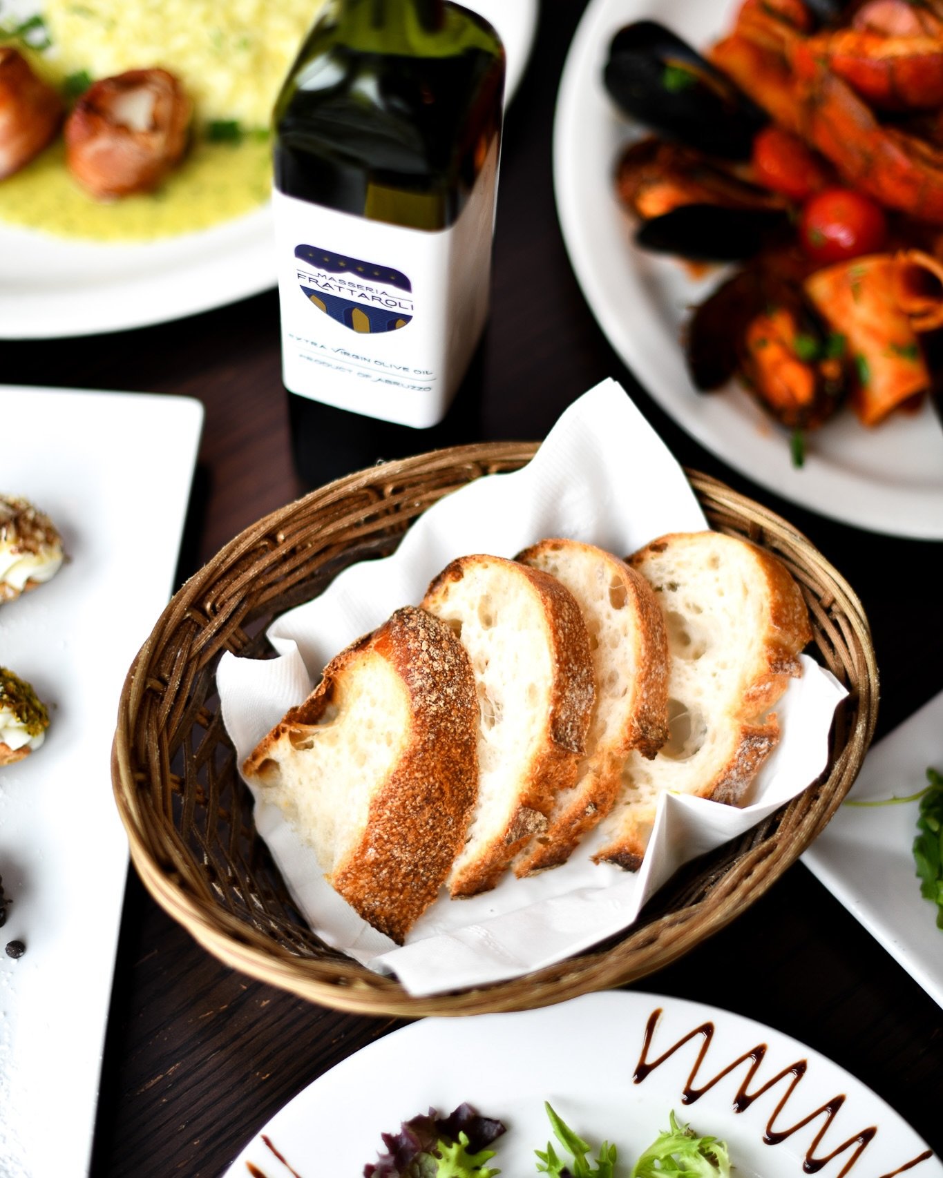 House made olive oil, fresh bread, and Italian wine 👌 Dinner just isn't complete without them! Join us tonight 🍽️

#Italianfood #foodies #Italianrestaurant #authentic #winelovers #bostonrestaurants #localeats