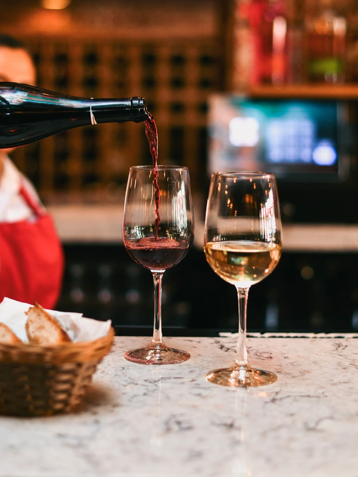 Let us bring a little bit of Italy to your weekend with a glass of Italian wine at dinner🍷

#Italianwine #Italianrestaurant #winelovers #Italianfood #foodies #restaurants #eatlocal