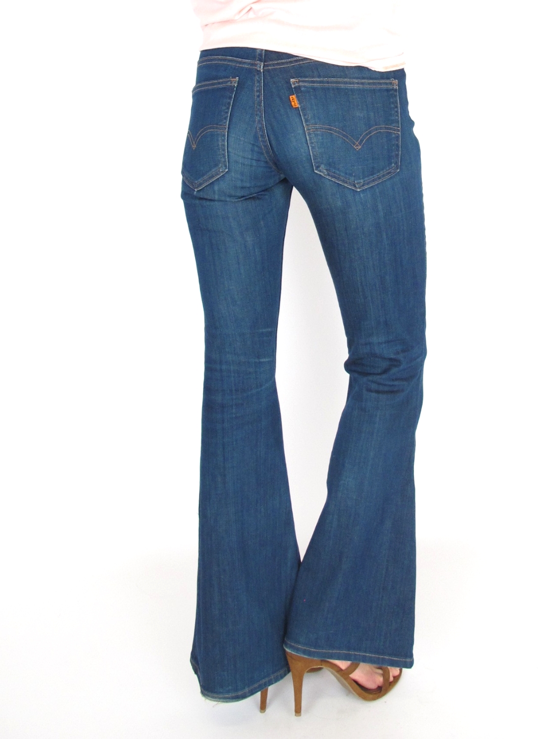 levi's bell bottom jeans