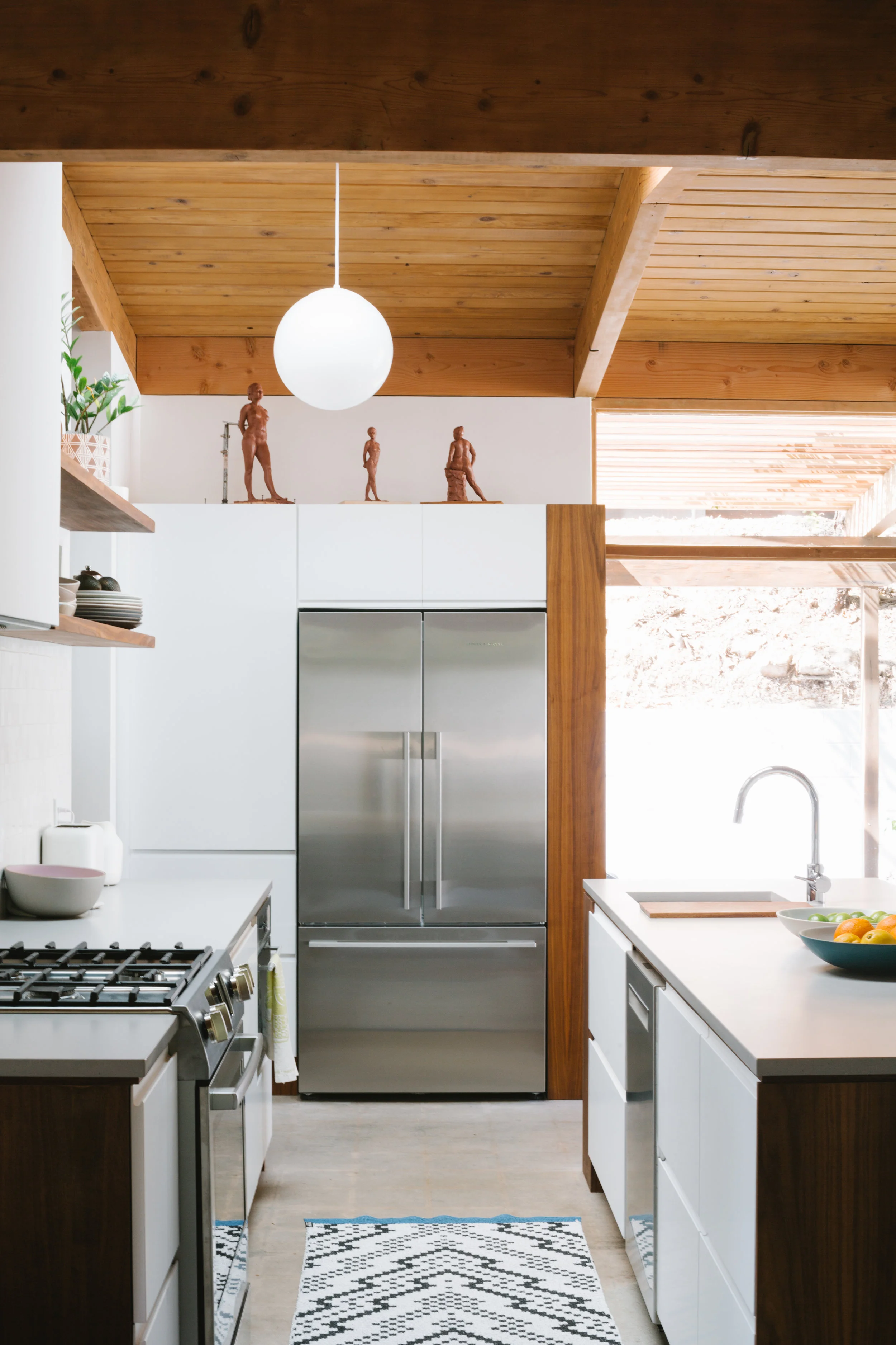 KitchenAisle.jpg