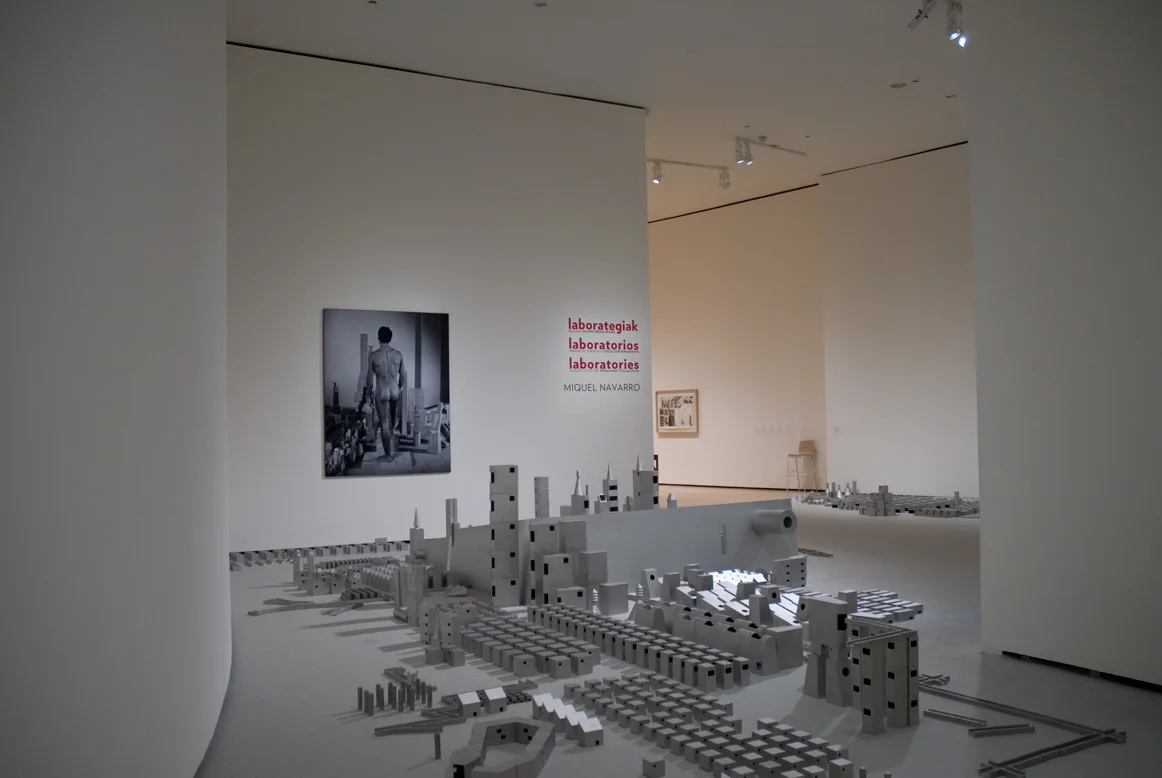 Miquel Navarro, Your World, Your City (2003), Guggenheim Museum, Bilbao
