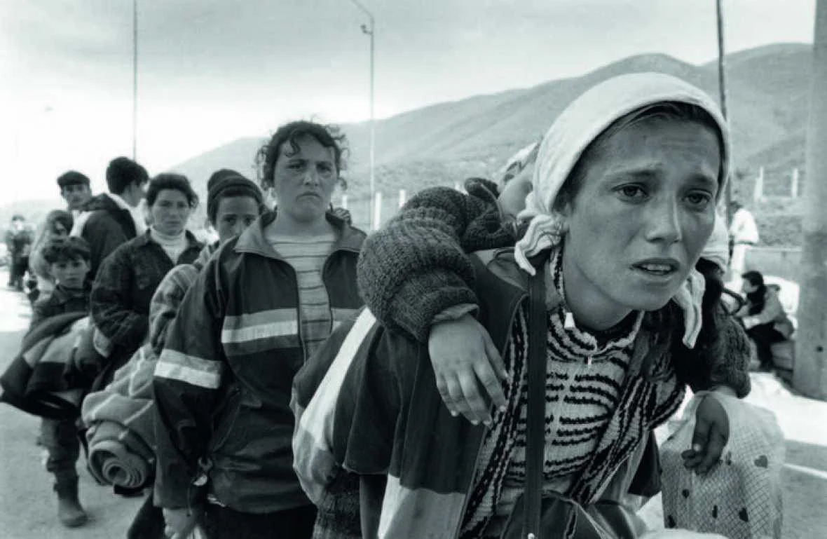 Kosovan refugees, Morina, Albania, 1999 (photo Gervasio Sánchez)