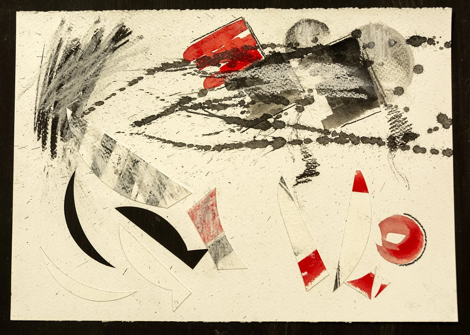 Rotulador, tinta, découpage, carboncillo y tiza sobre papel, A4 (27.9 x 21 cm)