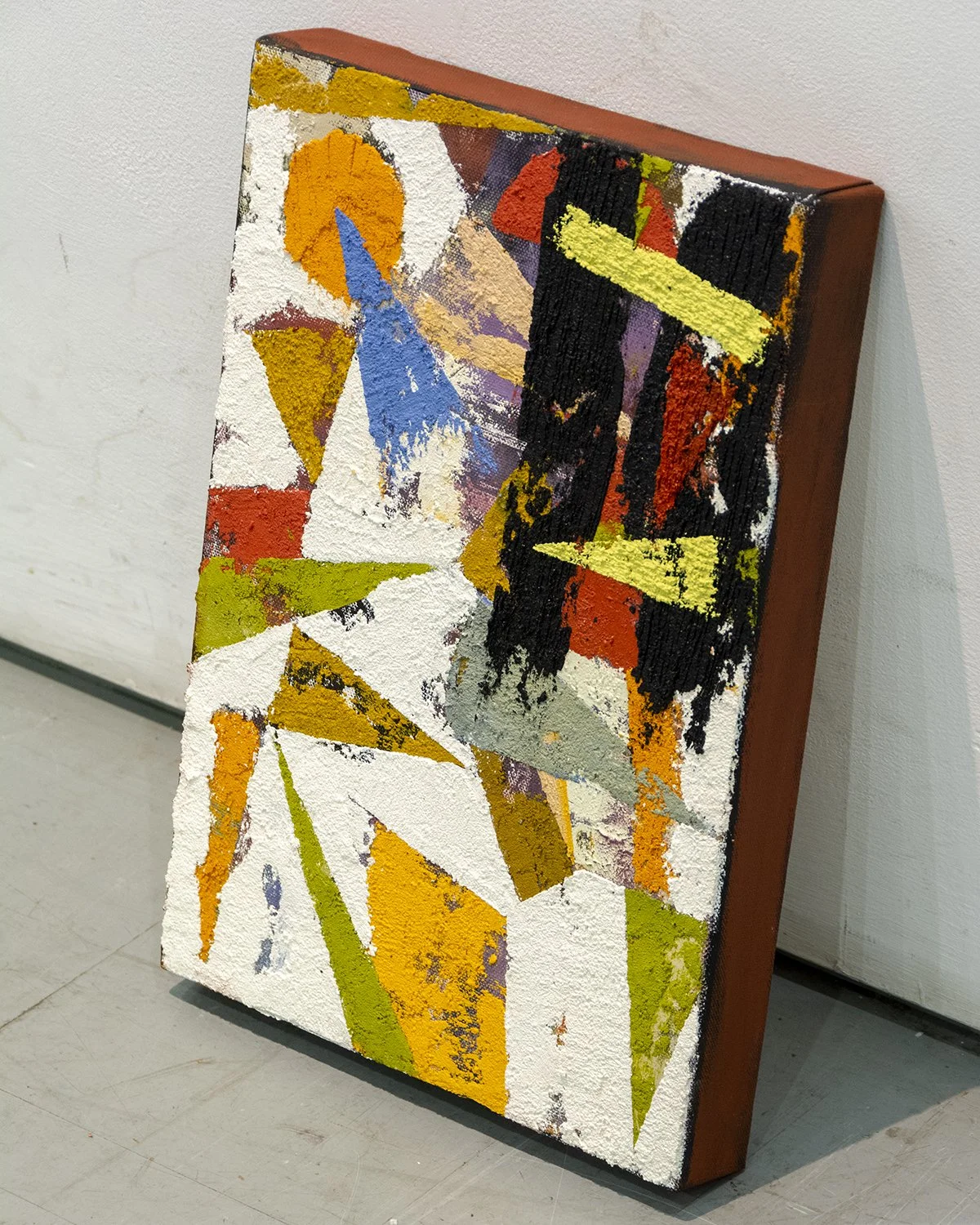 Pequeños Mundos XXIII, empaste de óleo y polvo de mármol sobre lienzo, 36x27 cm. Estas piezas a pequeña escala empezaron como experimentos con pintura sobrante, pero más tarde se convirtieron en una serie aparte con su propio lenguaje visual.