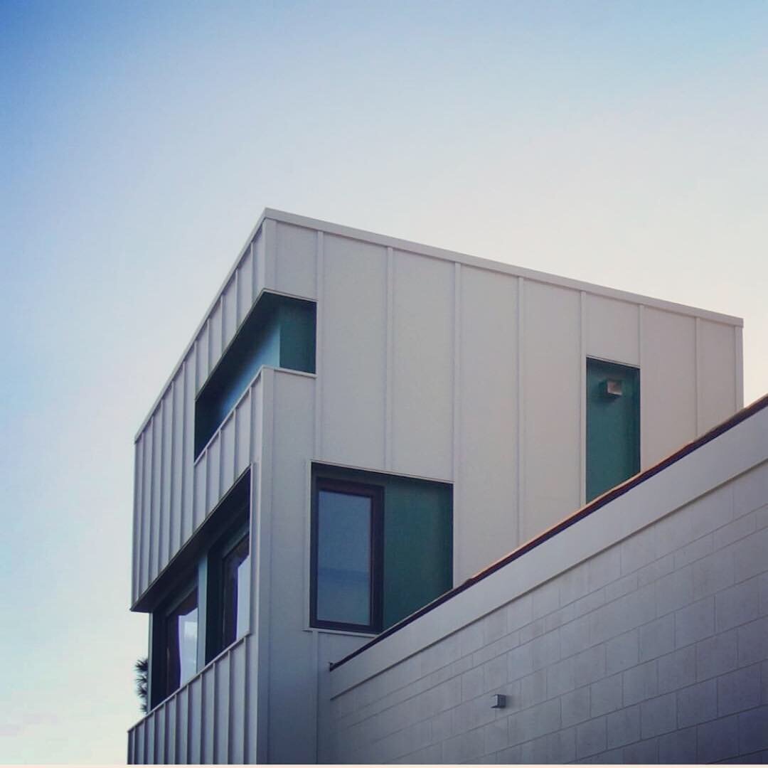 As constructed, the field building balances affordable efficiency with character, identity, and visual interest - with school colors proudly on display.