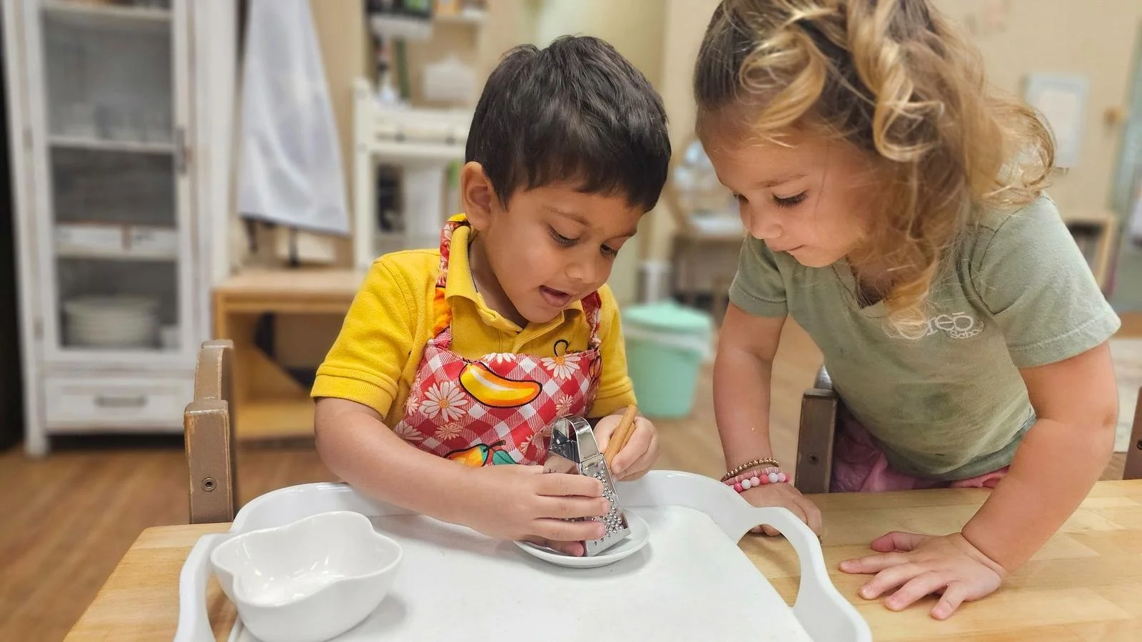 Shivam grating cinnamon Ryder observing.jpg