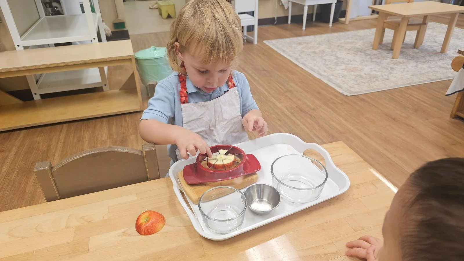 Beckham apple slicing.jpg