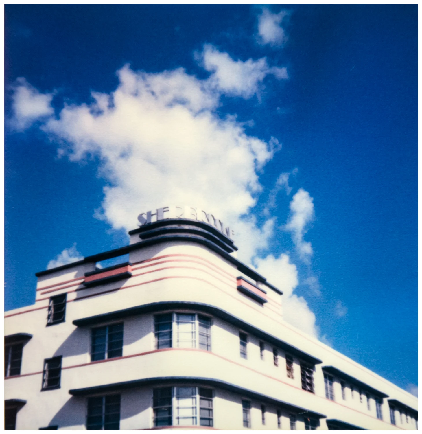 Miami_Bldg_Sky_02.jpg
