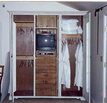 Fine Pine SB - Merenbach Armoire 4.jpg