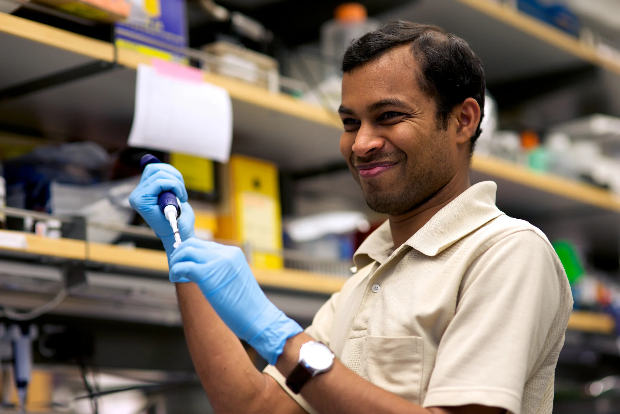 How to correctly use a pipette. Photo: Flickr