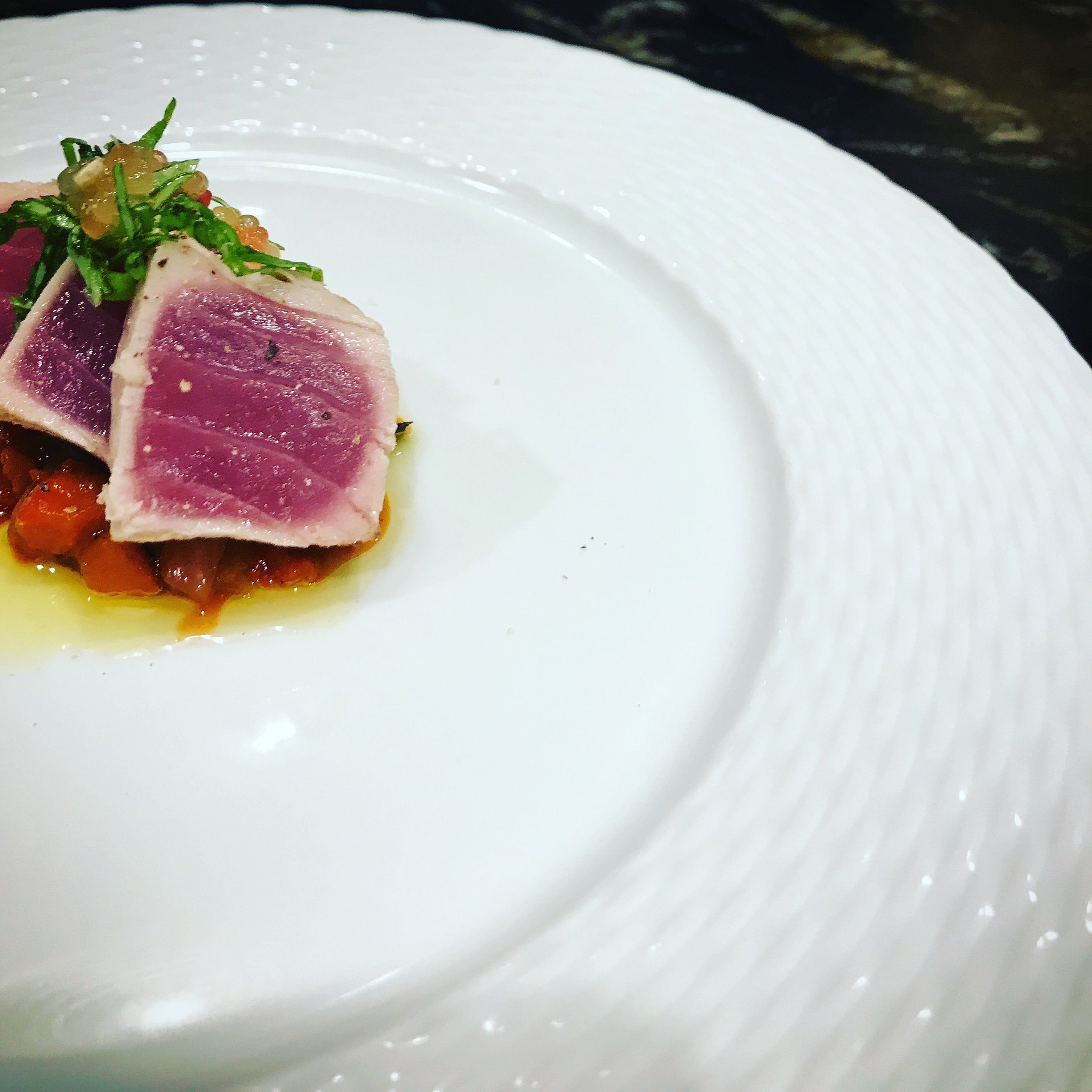  Tonight’s first course&nbsp;Seared tuna, confit fennel, charred bullhorn peppers and finger lime. The finger limes add a super textural fresh lime tartness to this dish&nbsp; #foodphotography  #nativefoods &nbsp; #bushfoods  #prettybeachhouse &nbsp;