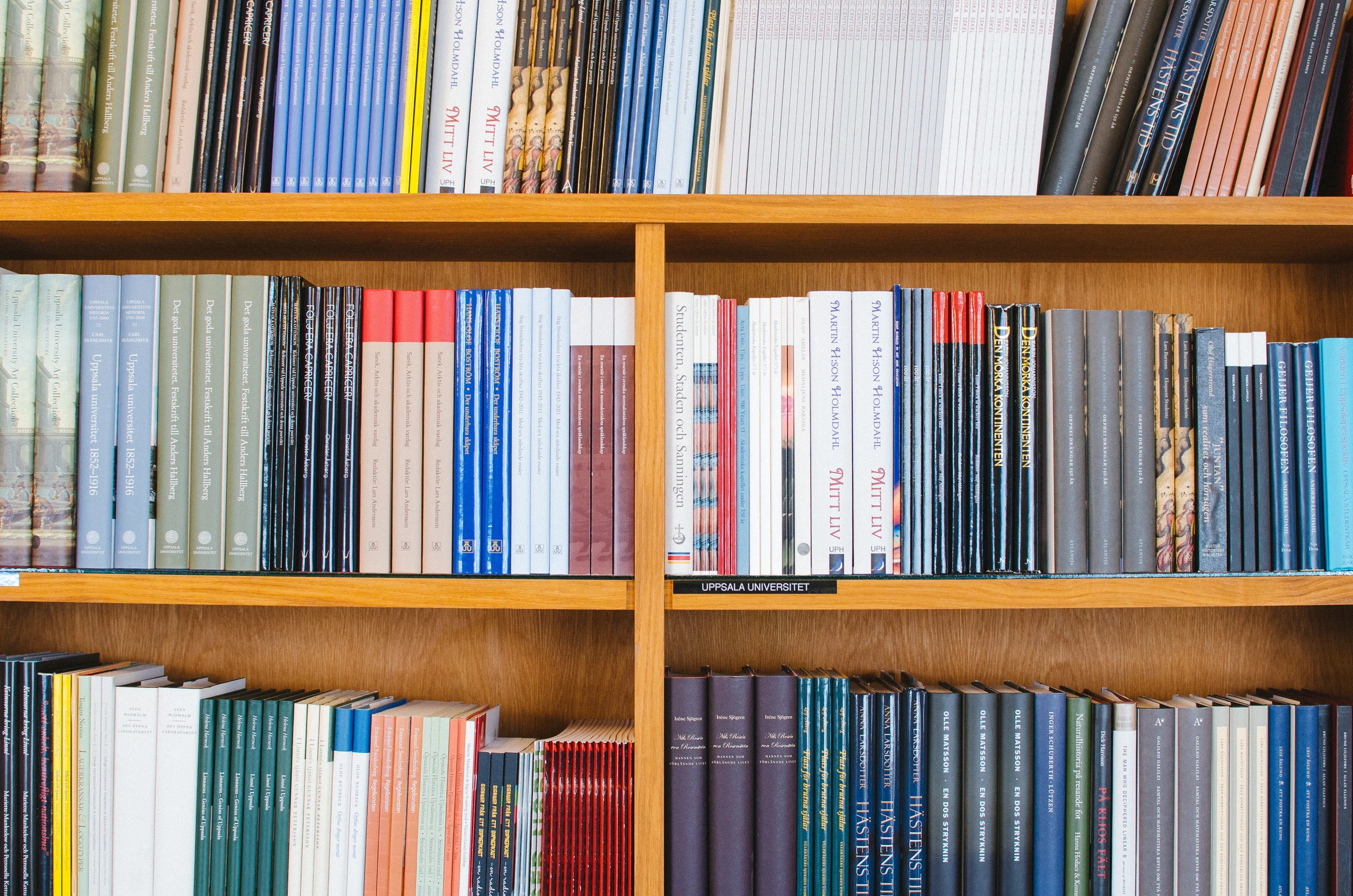 Yes, as wonderful as bookstores are, bookstore overwhelm is a thing. source: unsplash