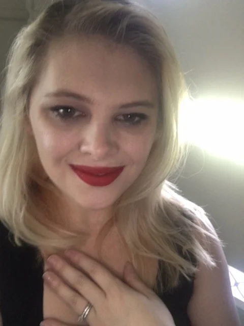 Book Blogger of the Month: Jade McIntyre of Bindro's Bookshelf