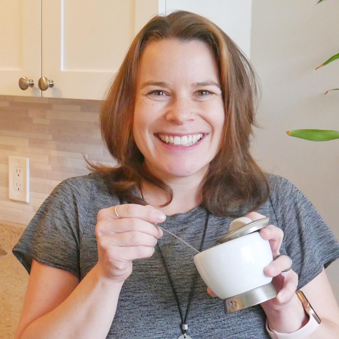 Sugar cravings 🍭 can feel hard to overcome, especially this time of year. So in this video/ webinar, I'm sharing with you three ways to stop your sugar cravings. Plus, I&rsquo;ll share some of my favourite healthy sugar alternatives. 

This webinar 