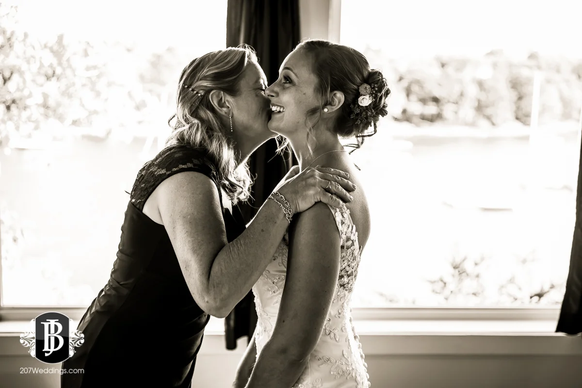 kyle-emily-boothbay-harbor-wedding-photographer-5.jpg