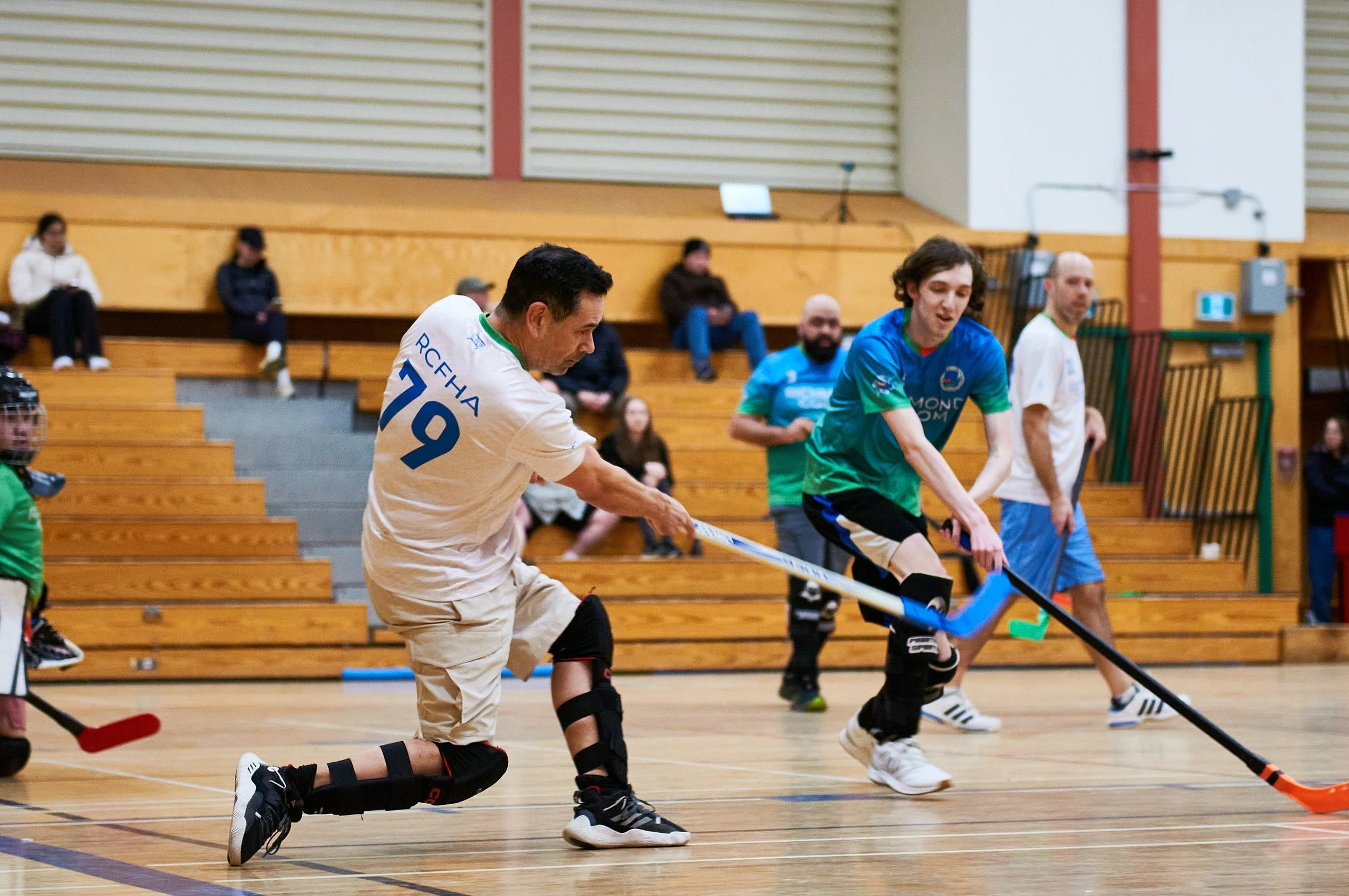 Dec-15_Old Yellers vs Outlaws 17.jpeg