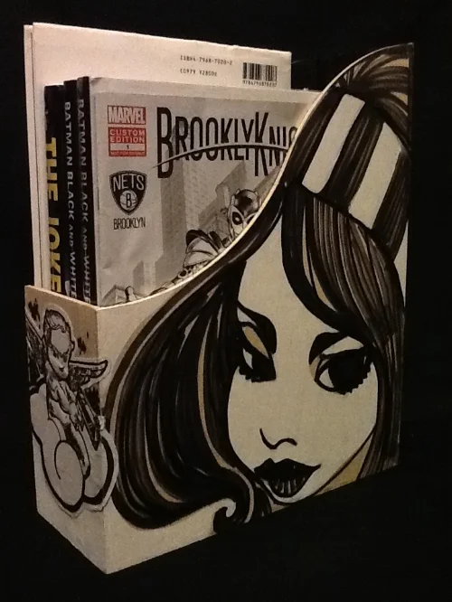 LOVE/HATE BOOK CASE