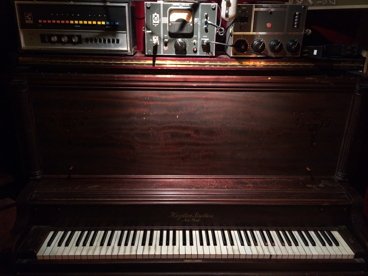 Piano.jpg