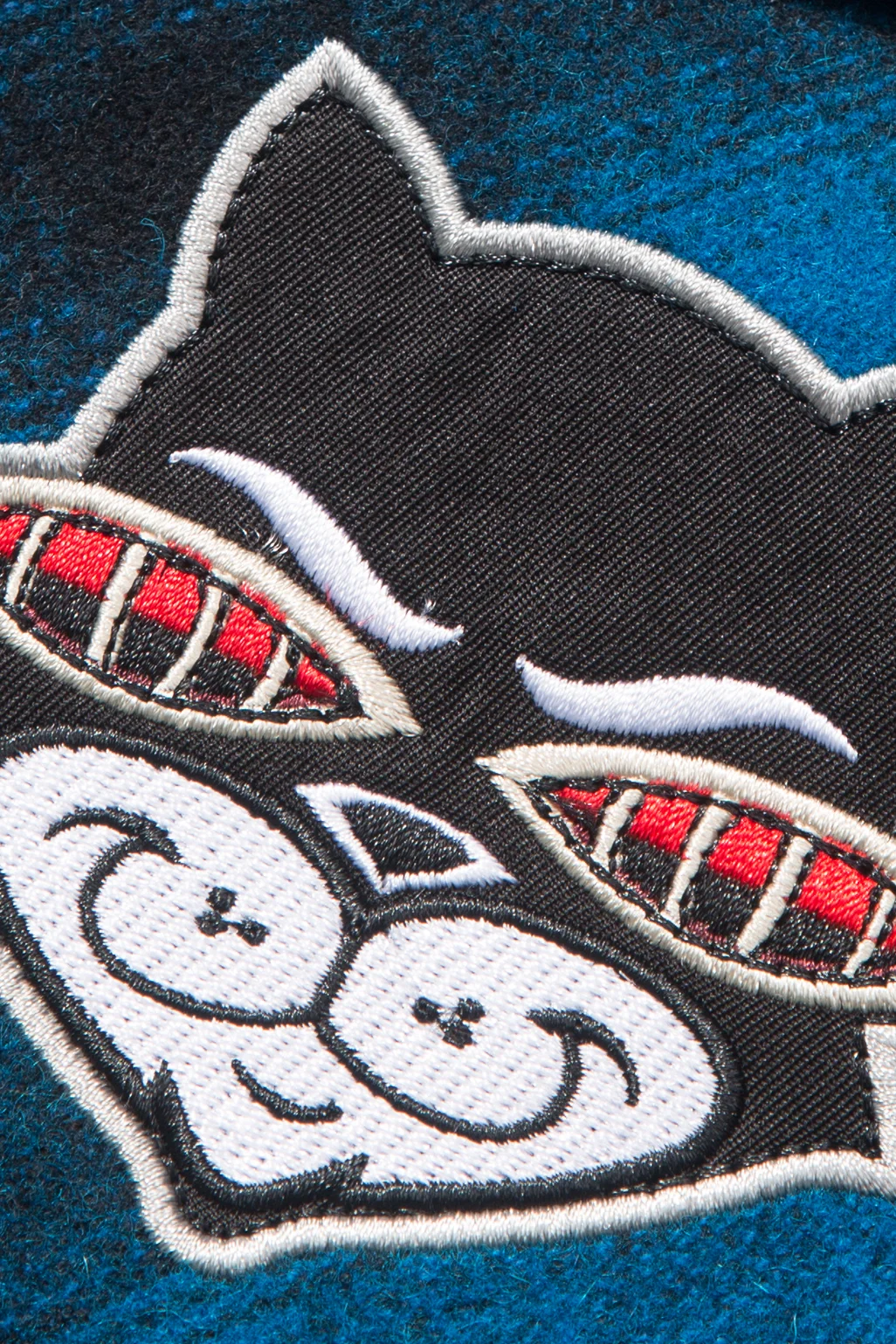 L18W208021_BLUE_LS_DETAIL.jpg