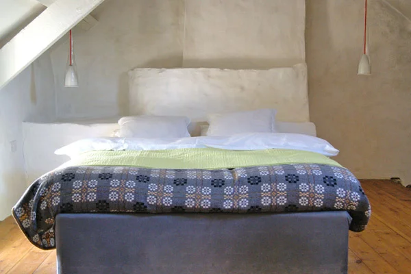The_Welsh_House_Bryncyn_bedroom.jpg