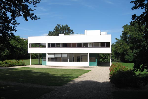 Vila_Savoye_Le_Corbusier_Design_Hunter2.jpg