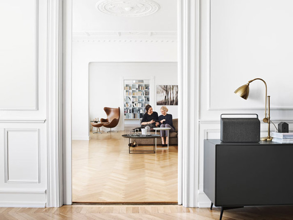 copenhagen_wireless_speaker_by_vifa_Design_Hunter_2.jpg