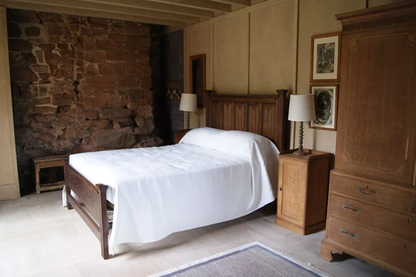Astley-Castle-bedroom-Design-Hunter.jpg