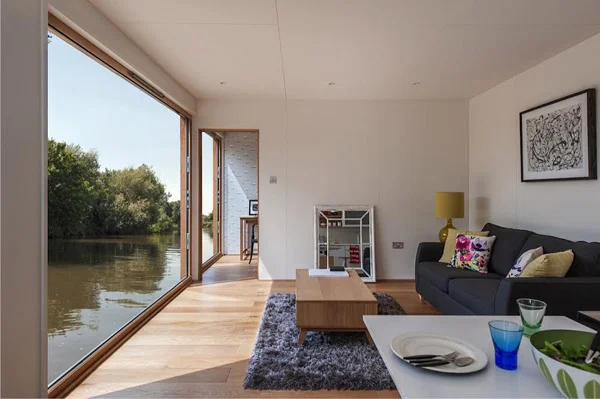 floating_home_riverside_view.jpg