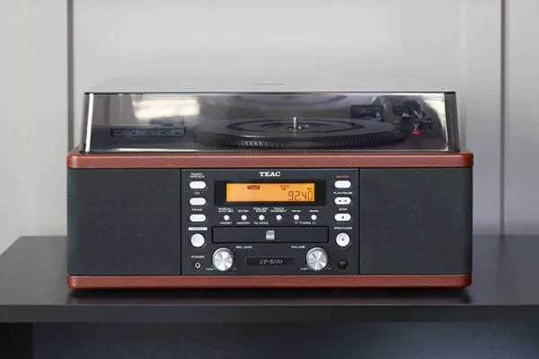 scandic-granc-central-vinyl-player-1.jpg