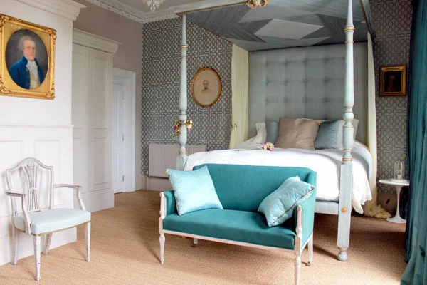 Four_poster_bed_bedroom_Montpellier_House_Cheltenham.jpg