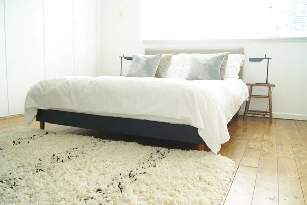 Design_Hunter_bedroom_with_White_Company_bed_linen.jpg