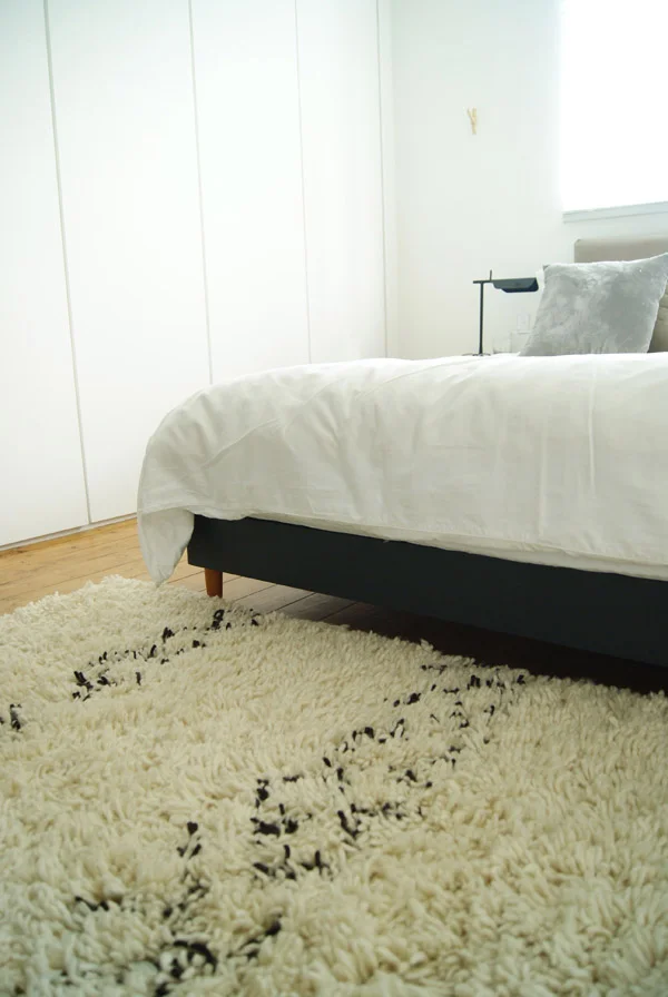 White_bedroom_Belvedere_bed_linen_Design_Hunter.jpg
