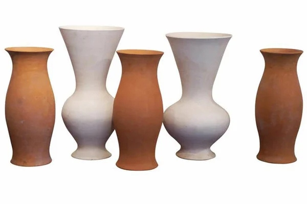 Terracotta_vases_by_La_Roue_Vallaurius_France.jpg