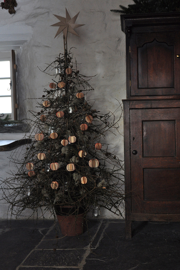 Ty_Unnos_Christmas_Ioan_Davies_on_Design_Hunter_9.jpg