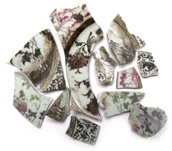 ceramic fragments Zoe Hillyard 2.jpg