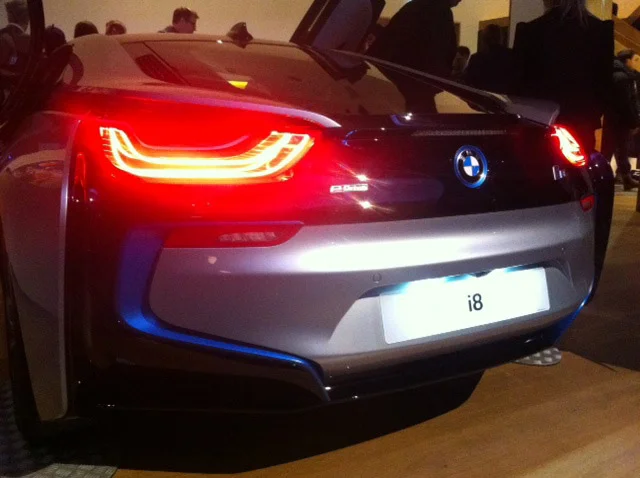 BMW_i8_Wallpaper_Design_Awards_2015