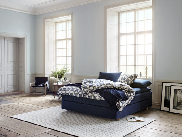 Hastens luxury bed and Herbarium bed linen | Design Hunter