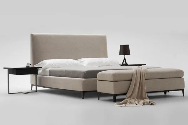 Crescent bed by Camerich | Design Hunter