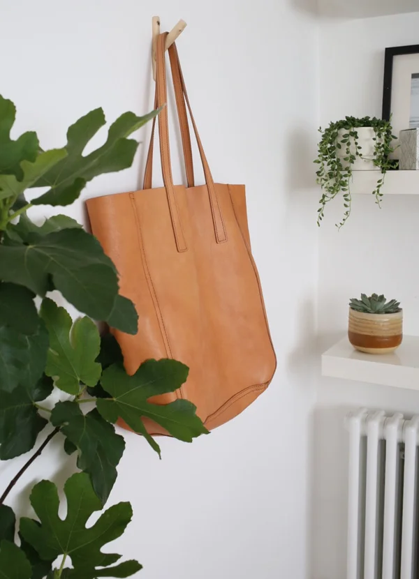 The perfect leather tote — Design Hunter