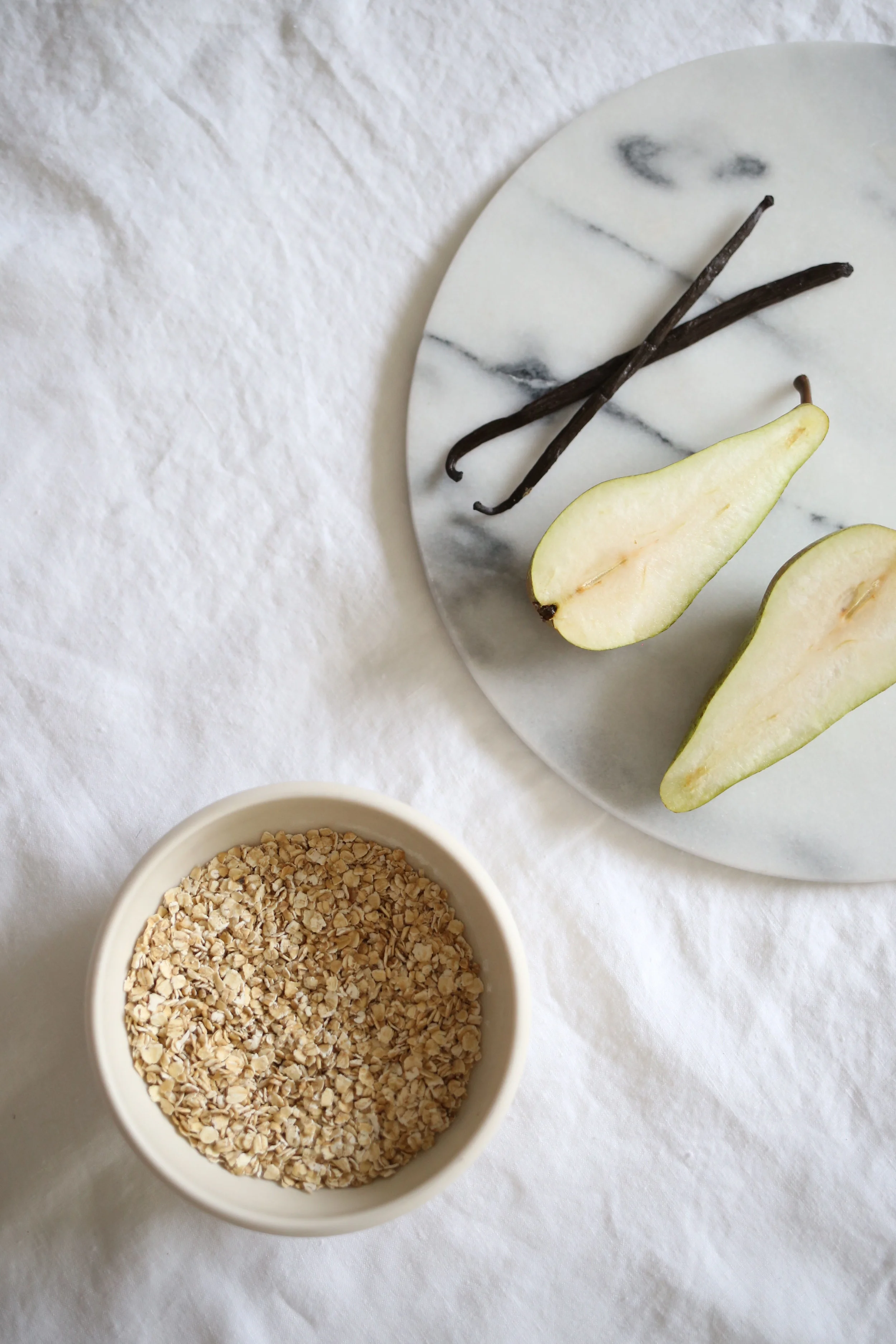 Pear and vanilla porridge | Design Hunter