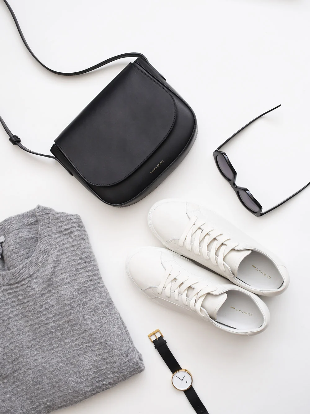 Weekend Style | My 5 minimal monochrome wardrobe essentials