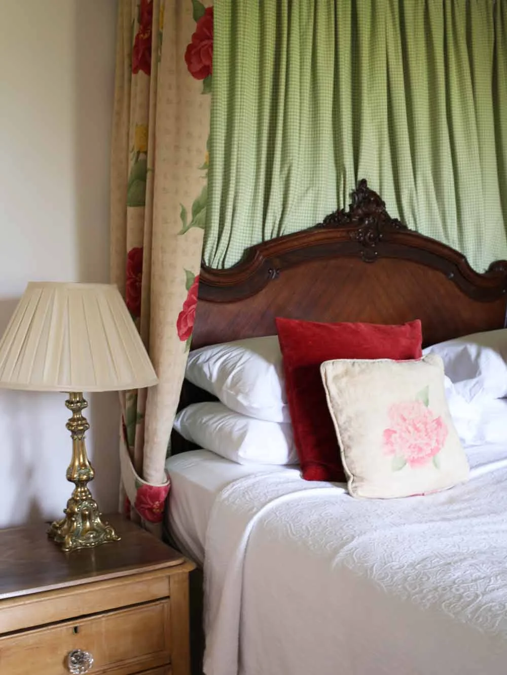 Four poster bed | The Inn at Whitewell